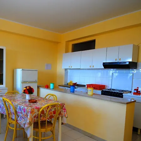 Locazione Turistica Sole N°8 Con Vista Mare