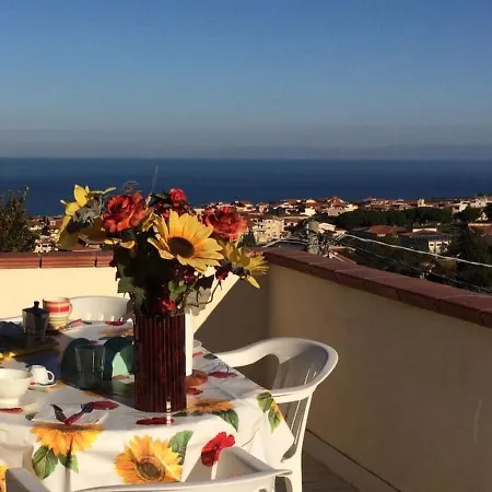 Locazione Turistica Sole N°8 Con Vista Mare Apartment *